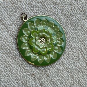 Striking Green Floral Pendant